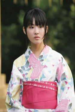 假扮女佣2012中字
