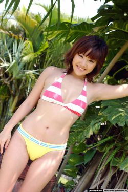 他发疯地撞着他